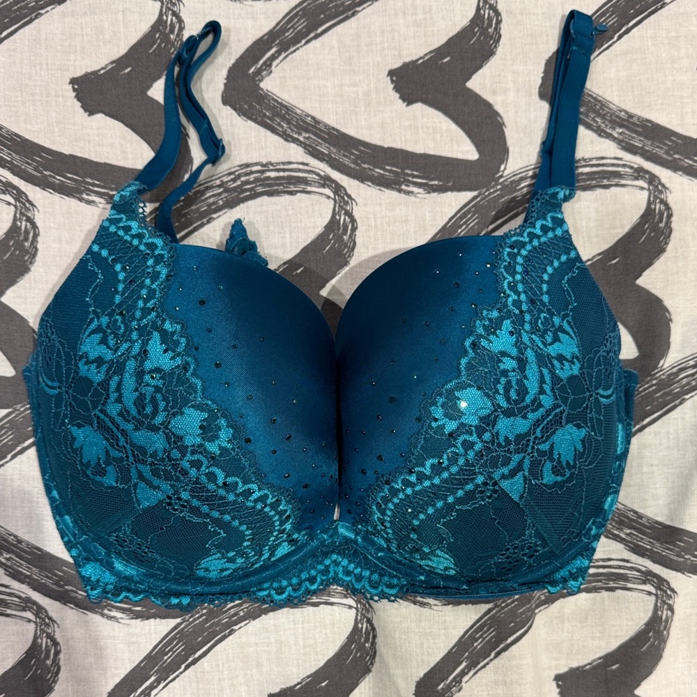 Elegant Lace Underwire Bra in Teal